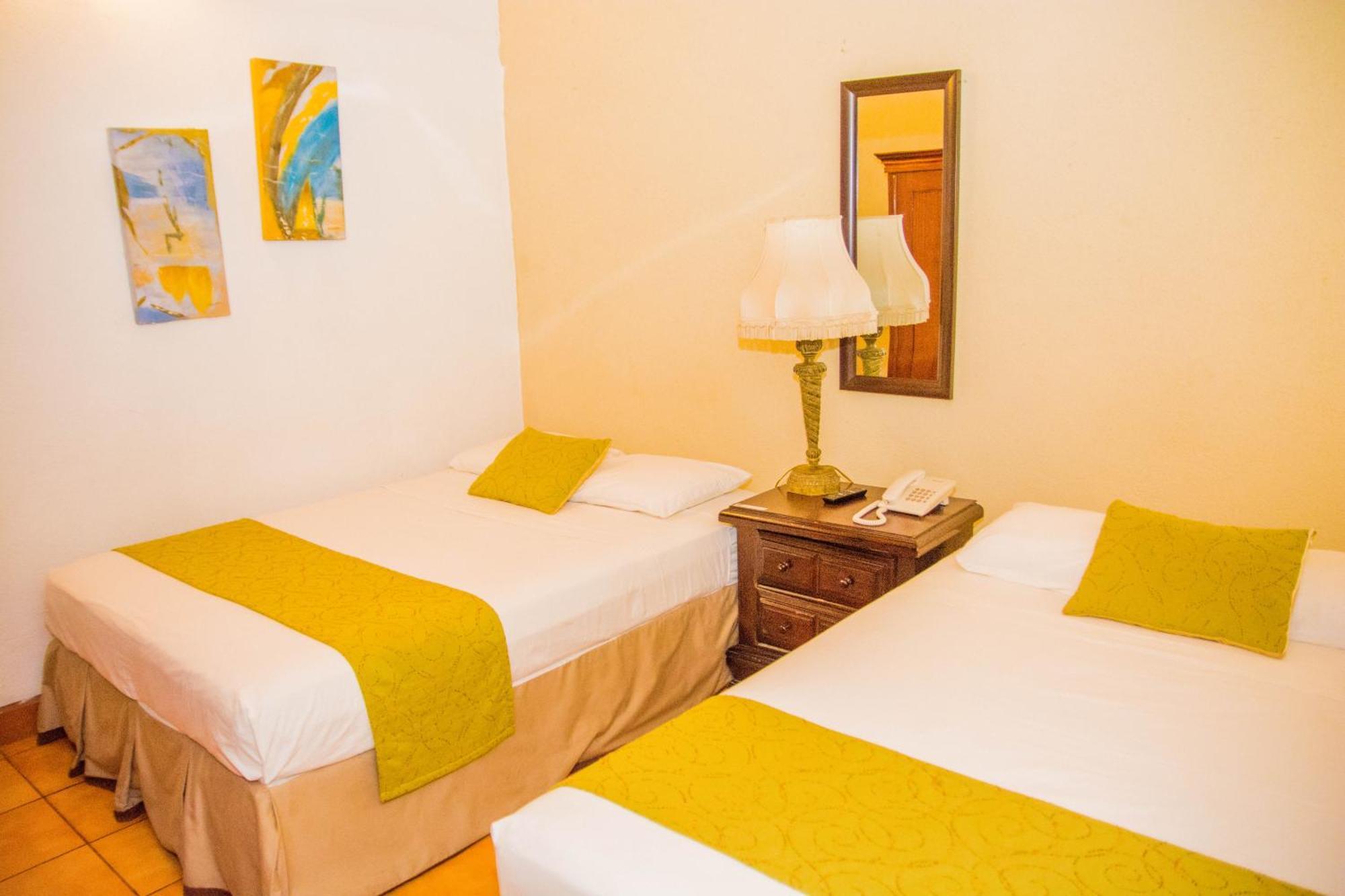 Hostal Fuente Castalia, B Y B León Kültér fotó