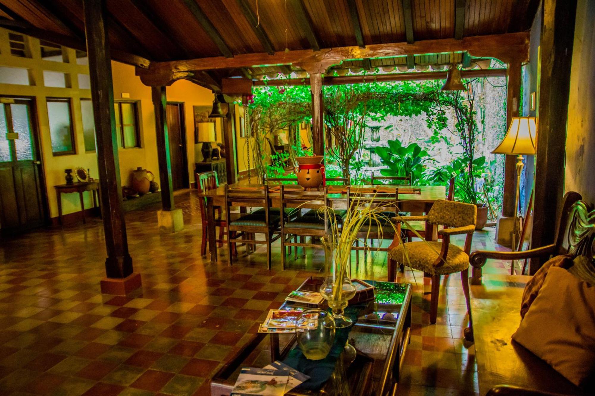 Hostal Fuente Castalia, B Y B León Kültér fotó
