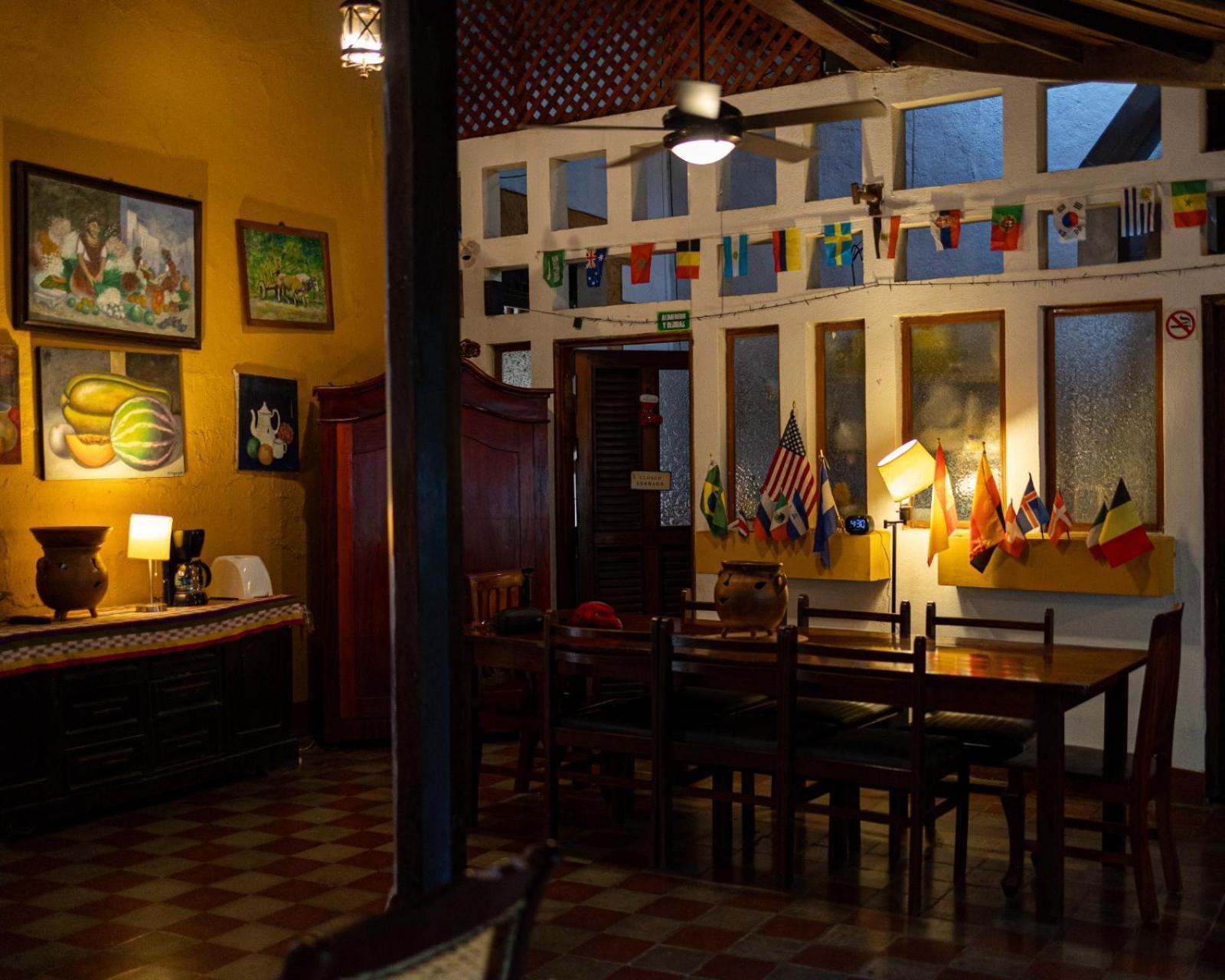 Hostal Fuente Castalia, B Y B León Kültér fotó